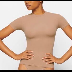 Skims- Sienna everyday T-Shirt. Brand new with original tags.